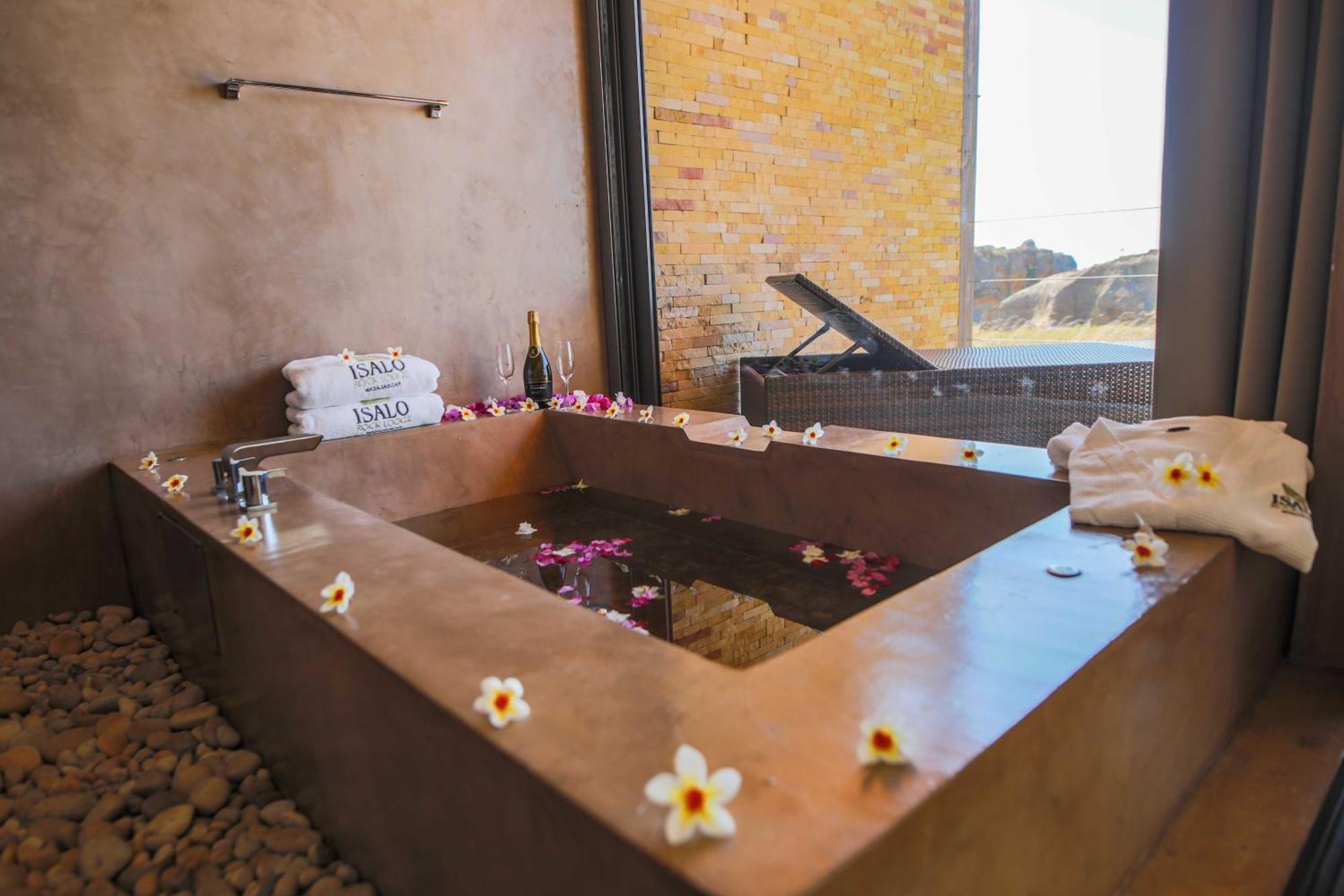 Isalo Rock Lodge Ranohira المظهر الخارجي الصورة